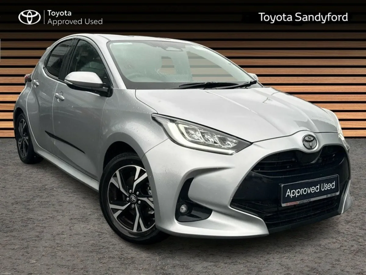 Toyota Yaris HYBRID LUNA SPORT // SMART ENTRY/SMAR - Image 1