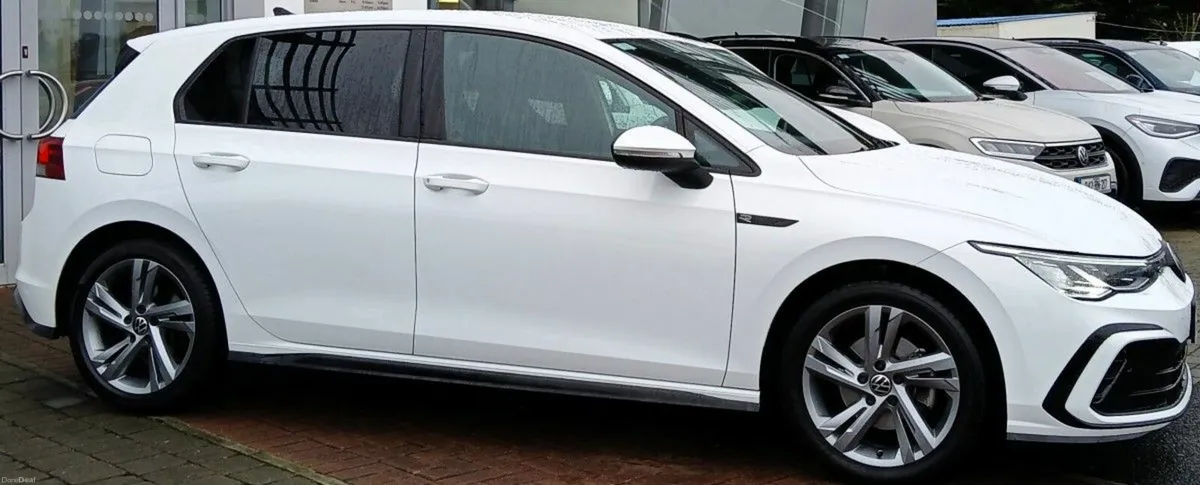 Volkswagen Golf R-Line 2.0 TDI 150HP **REAR VIEW C - Image 2