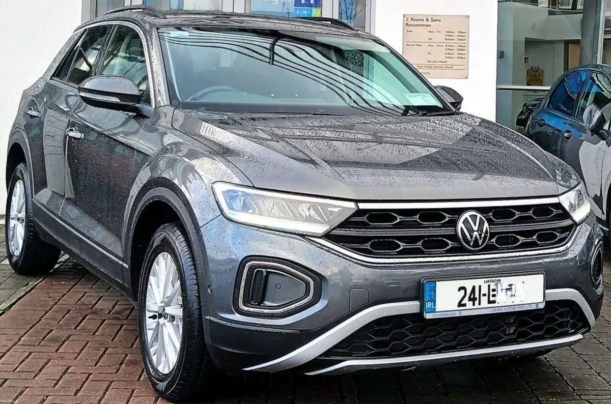 Volkswagen T-Roc Life 1.0 TSI 110HP **REAR VIEW CA - Image 1