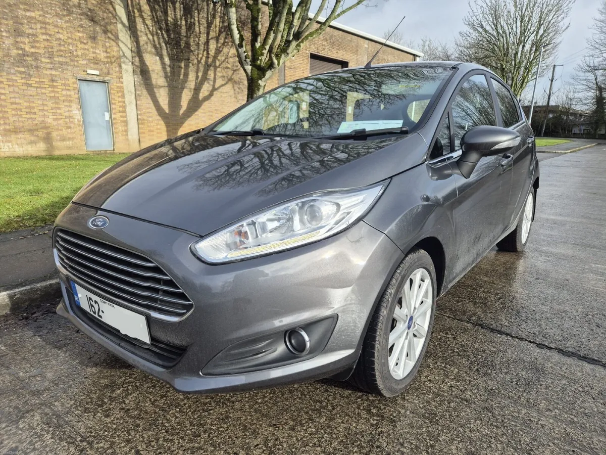 2016 Ford Fiesta 1.2 pet Very low mileage - Image 1
