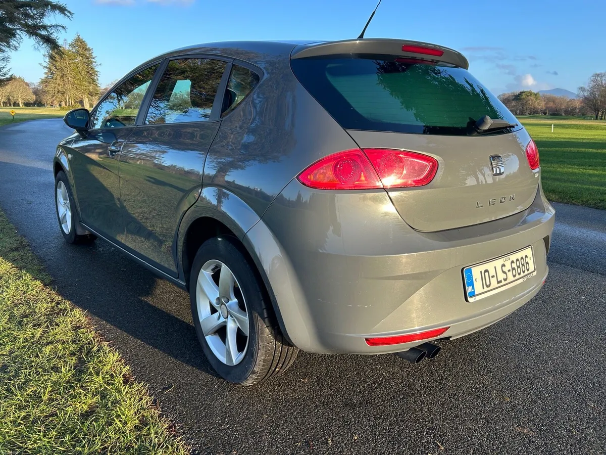 2010 Seat Leon Red-i …RARE CAR - Image 4