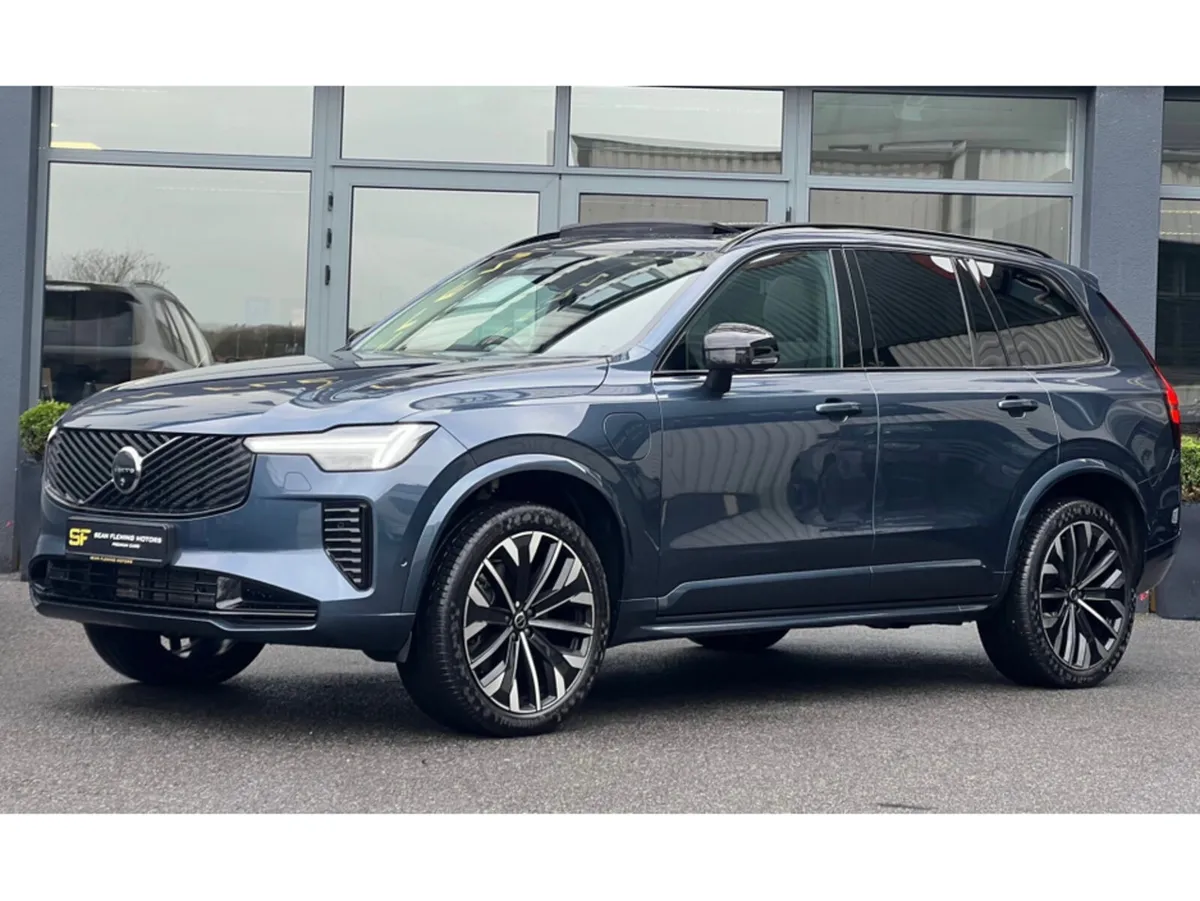 Volvo XC90 T8 PLUS DARK AWD - Image 3