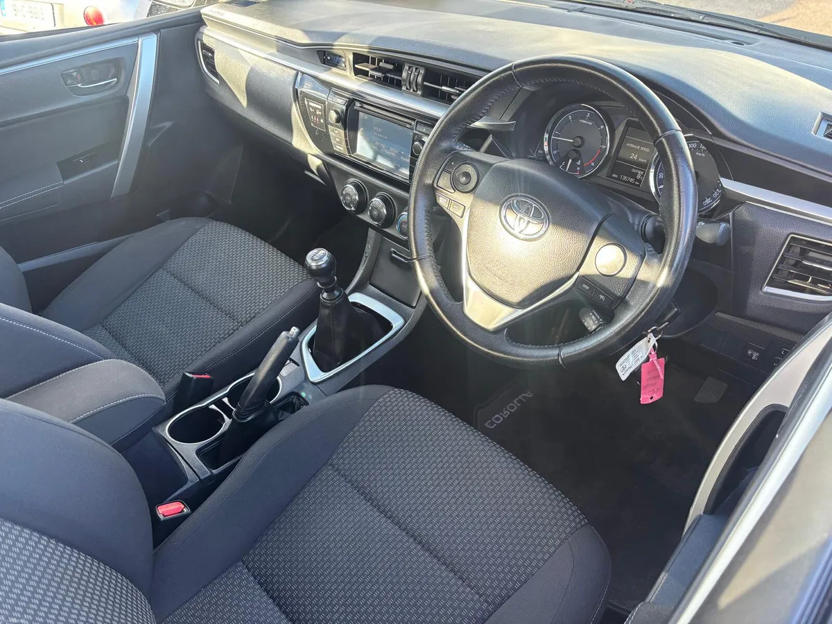 Toyota Corolla 2016  DIESEL  1.4  LOW  MILEAGE - Image 4