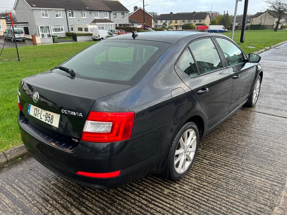 Skoda Octavia 2.0 TDI ONLY 89K KM FULL LEATHERS - Image 2