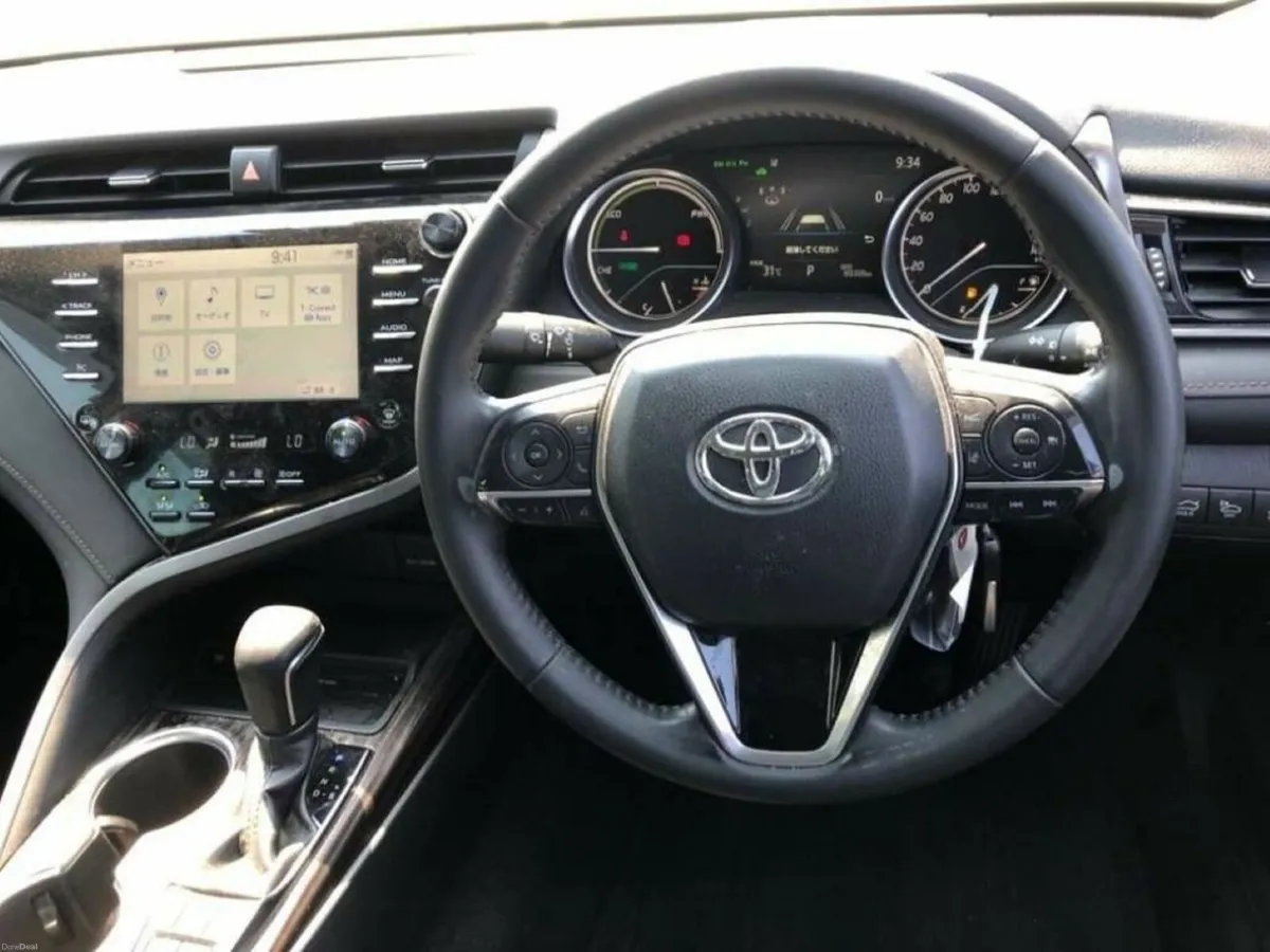 Toyota Camry 2.5 HYBRID AUTOMATIC - FACTORY ALLOYS - Image 3