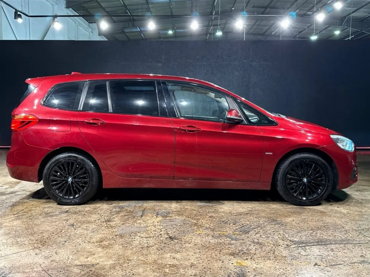 BMW 2-Series 7 SEATER - FULL BEIGE LEATHER UPHOLST - Image 3