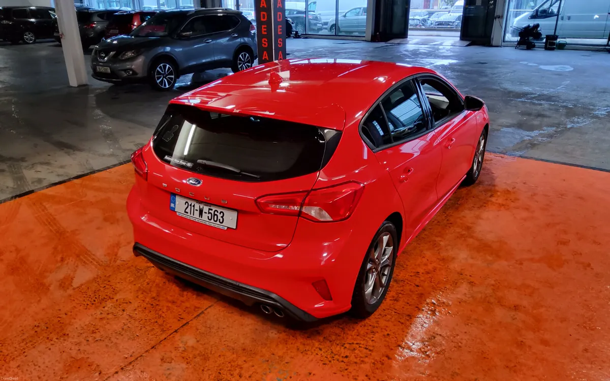 Ford Focus 2021 - Image 3