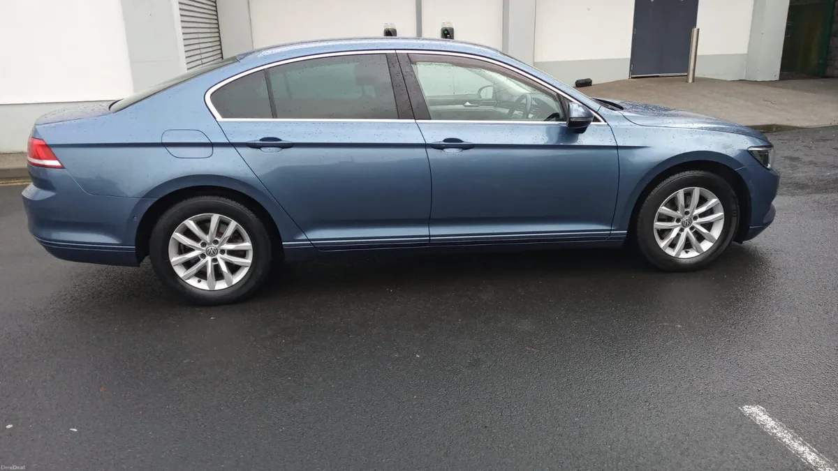 VOLKSWAGEN PASSAT/2017/1.6 DIESEL/MANUAL/NCT&TAX - Image 4