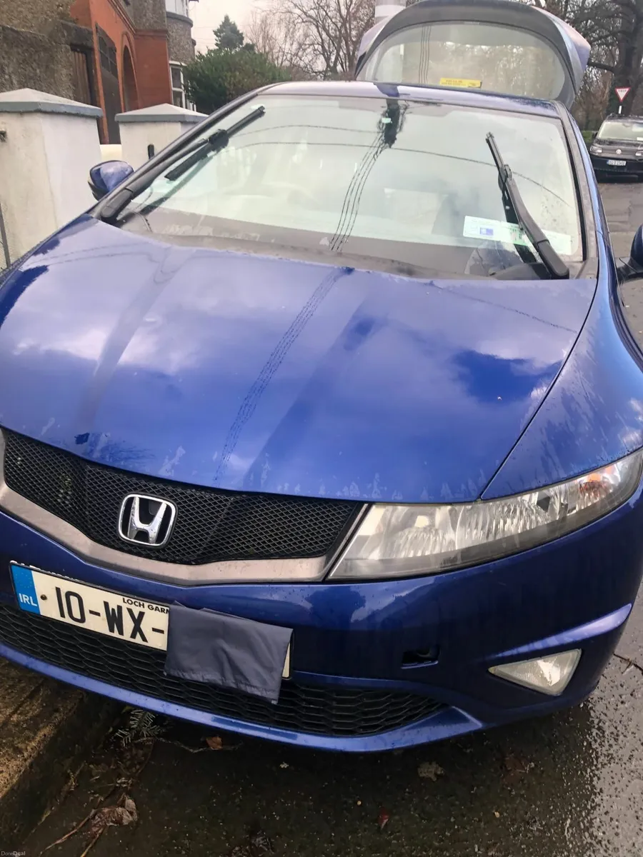 Honda Civic 2010 - Image 2