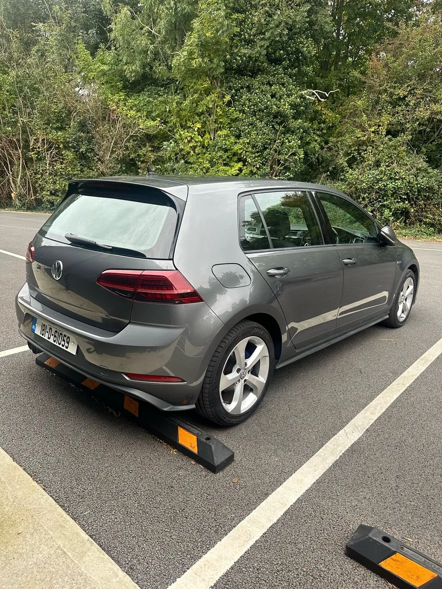 Volkswagen Golf GTE Hybrid - Image 3