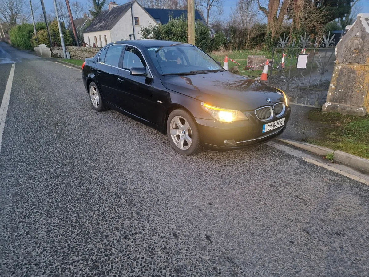 BMW 5-Series 2008 - Image 2