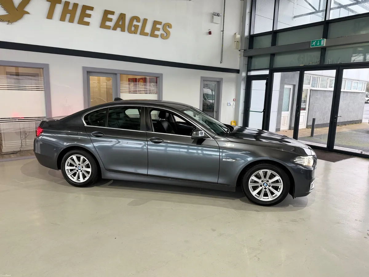 BMW 5-Series 2016 - Image 2