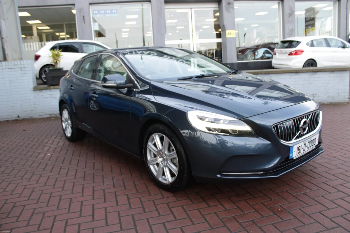 2.0D4 INSCRIPTION 5DR HATCHBACK AUTO HUGE SPEC  // - Image 1