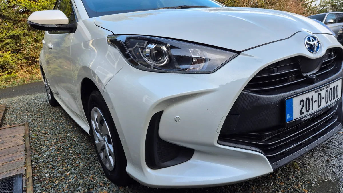 Toyota Yaris 1.5 Hybrid X pack - Image 4