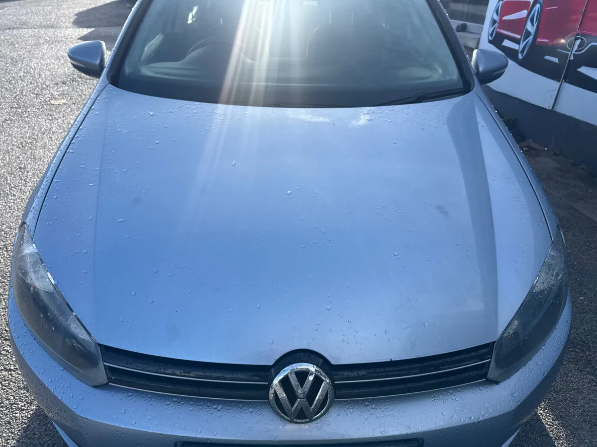 Volkswagen Golf 2011 - Image 2