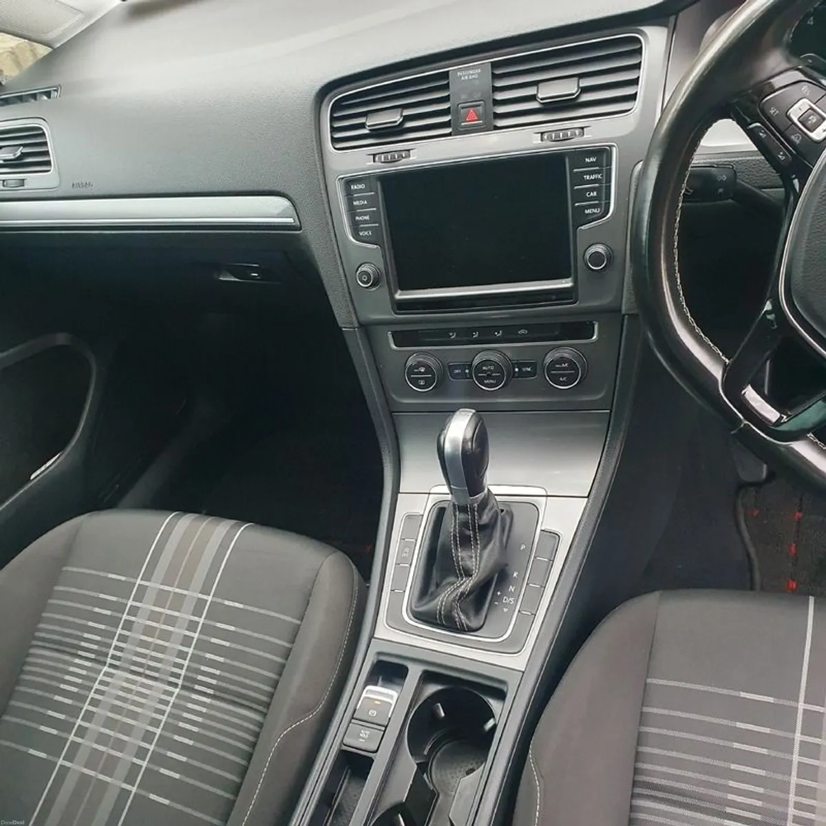 2016 Volkswagen Golf - Image 3