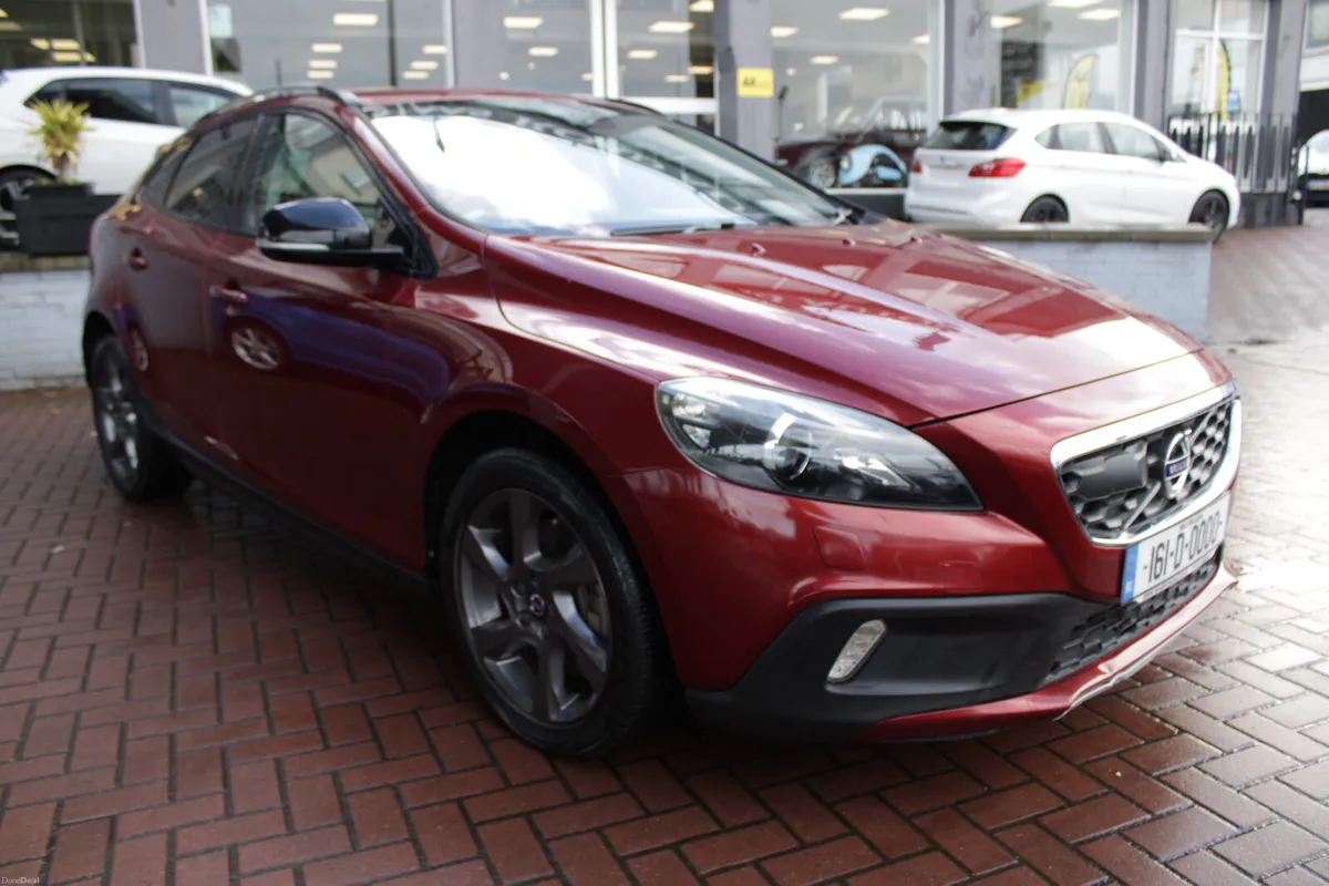 2016 VOLVO V40 CROSS COUNTRY - Image 2