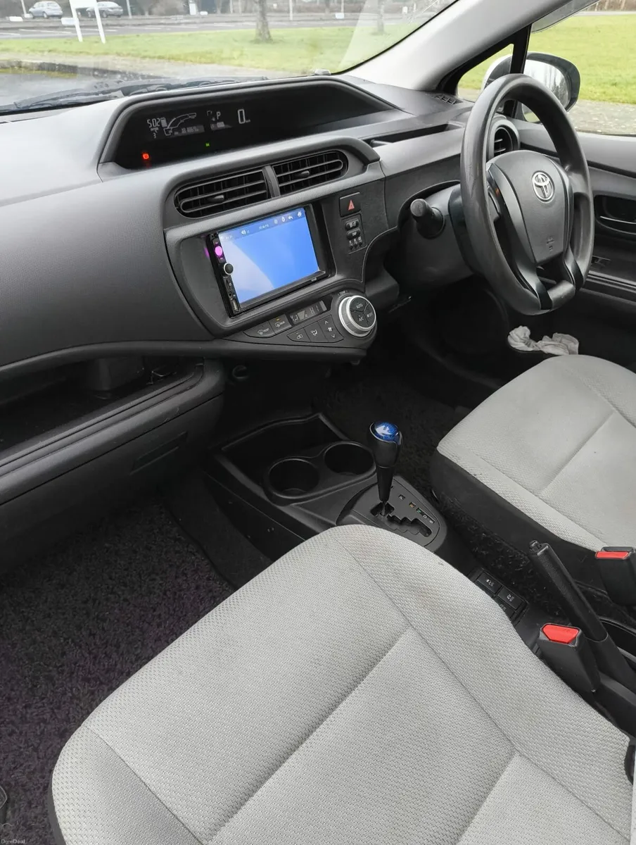 Toyota Aqua 2015 Automatic - Image 4