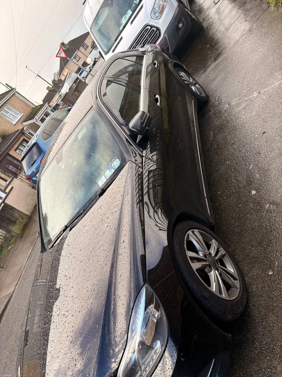 Mercedes E220 - Image 2