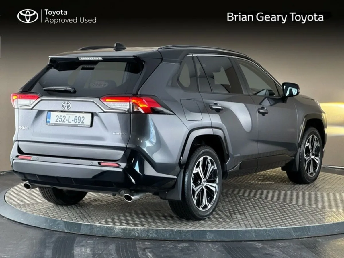 Toyota RAV4 PLUG-IN HYBRID SPORT - Image 2