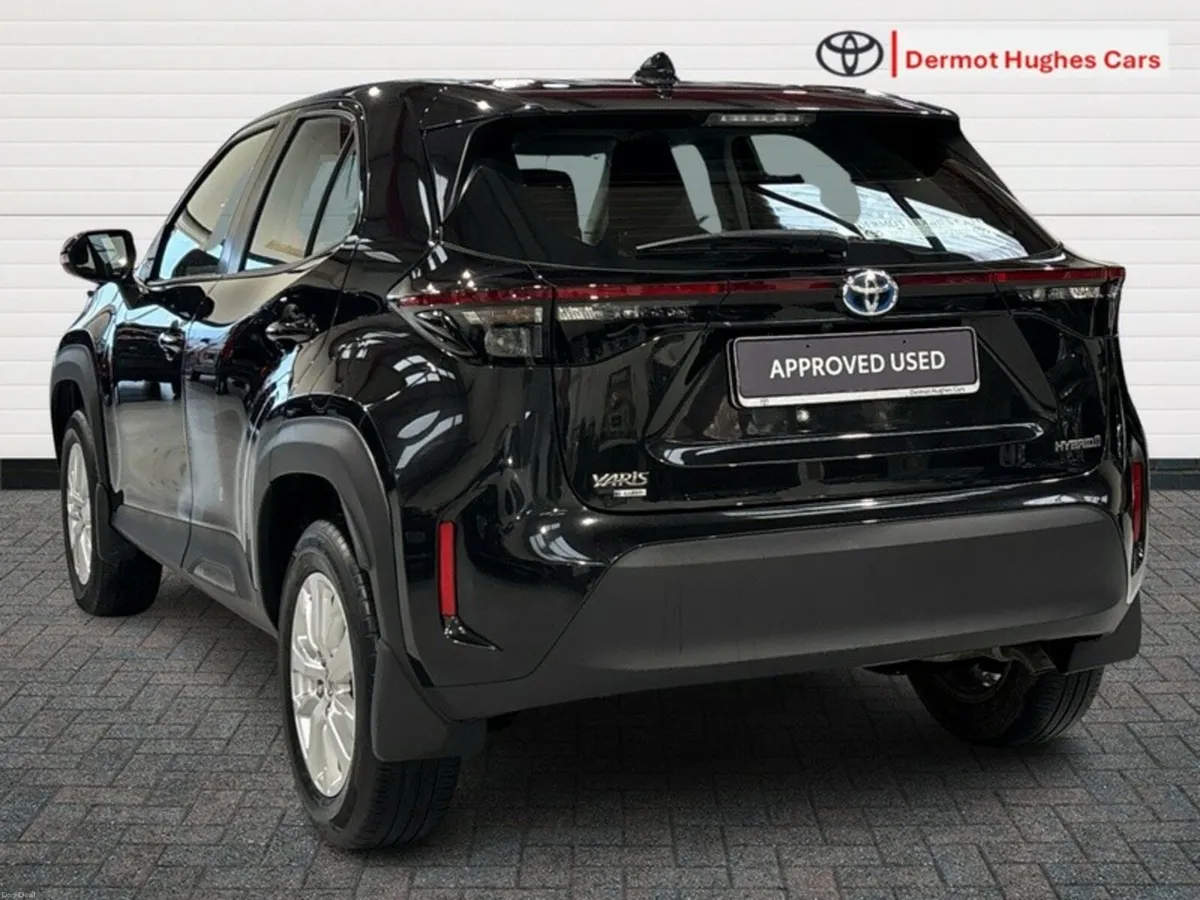 Toyota Yaris Cross LUNA HYBRID AUTO - Image 2