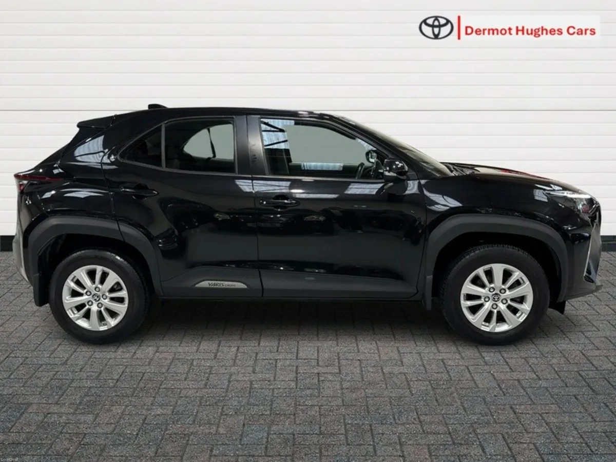 Toyota Yaris Cross LUNA HYBRID AUTO - Image 3