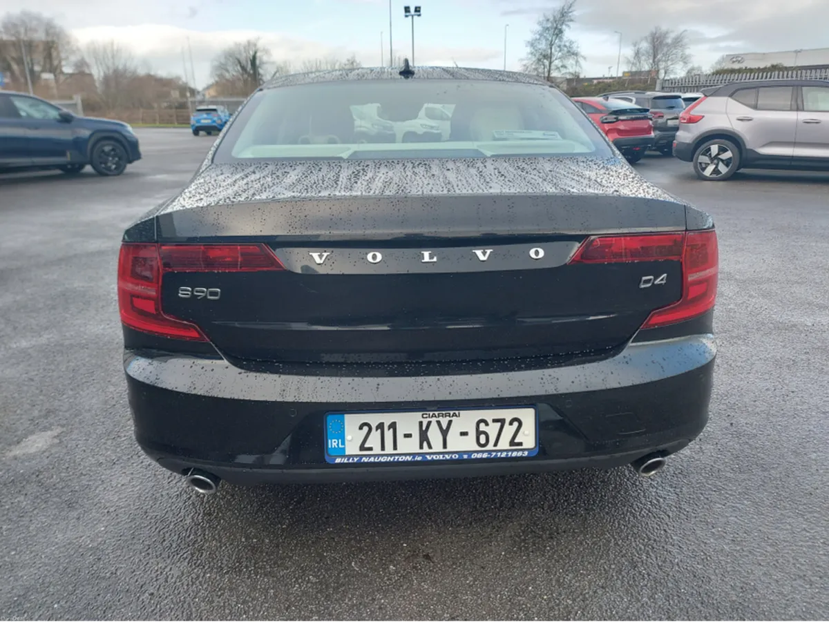 Volvo S90 D4 MOMENTUM AT 4DR AUTO - Image 2