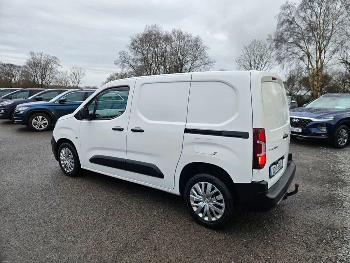 Peugeot Partner Active 1.5 Blue HDI 100 6.2 3D - Image 2