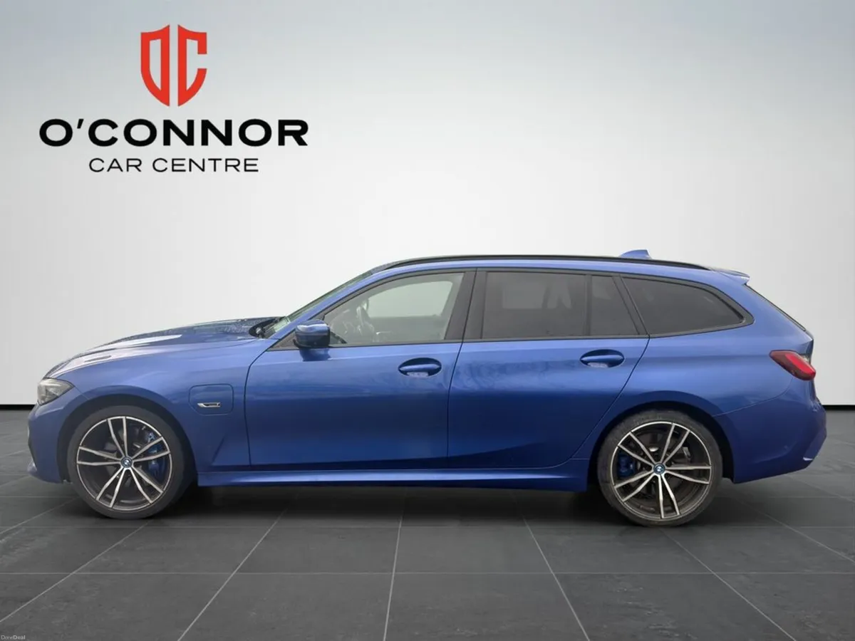 BMW 3-Series “Family car on paper… head-turner in - Image 4