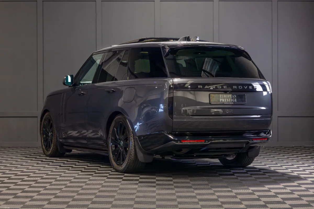 2024 Range Rover P460e Dynamic SE - Image 4