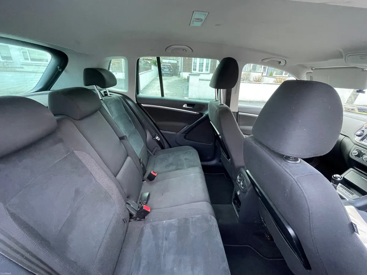 Volkswagen Tiguan 2012 - Image 2