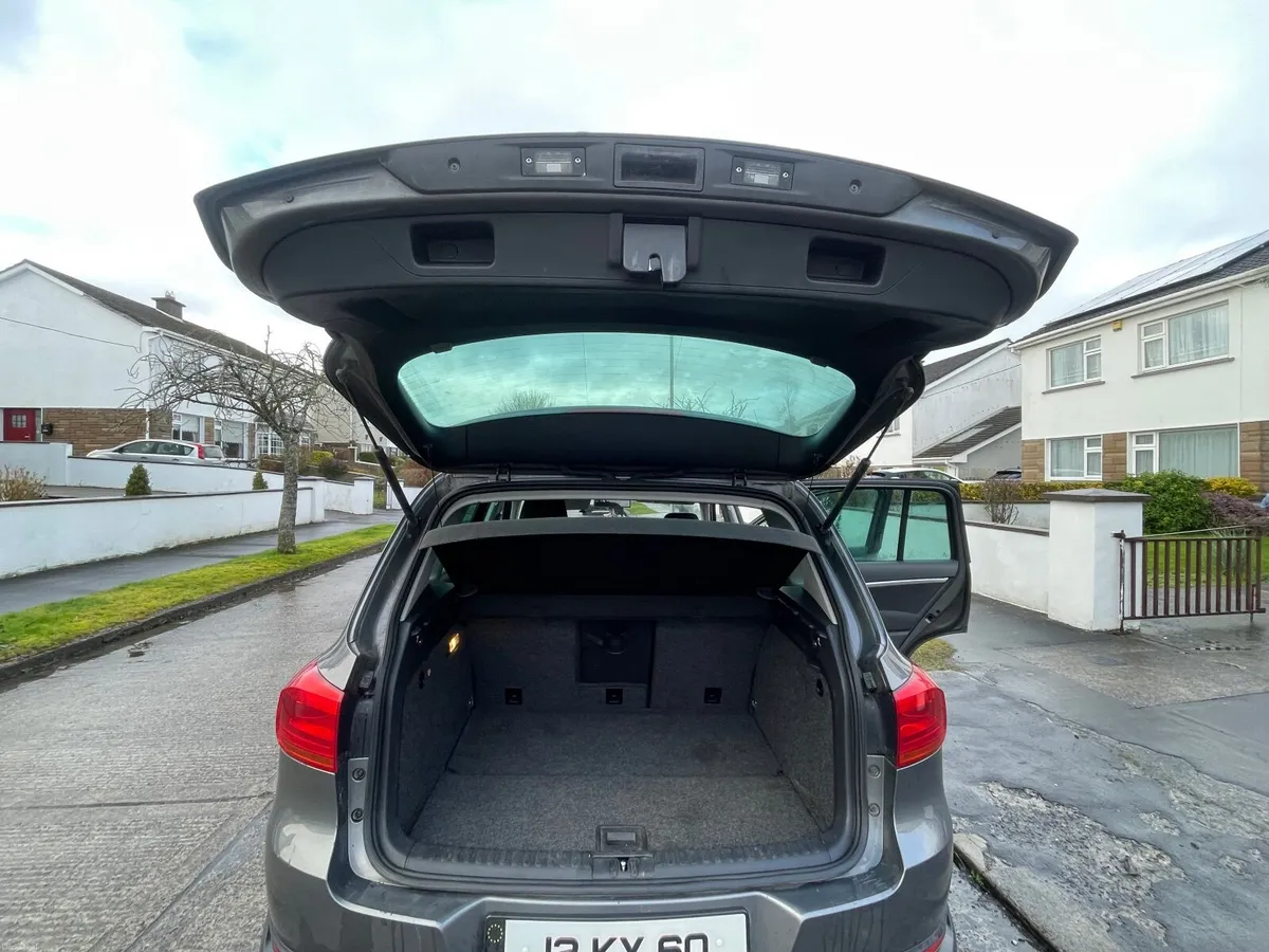 Volkswagen Tiguan 2012 - Image 4