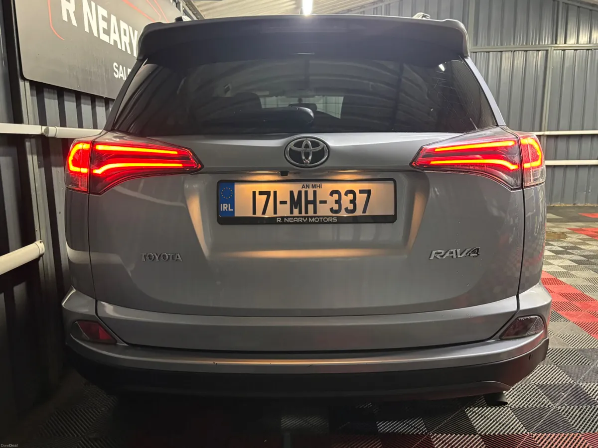 2017 Toyota RAV4 2.0 D-4D (143) 2WD LUNA - Image 2