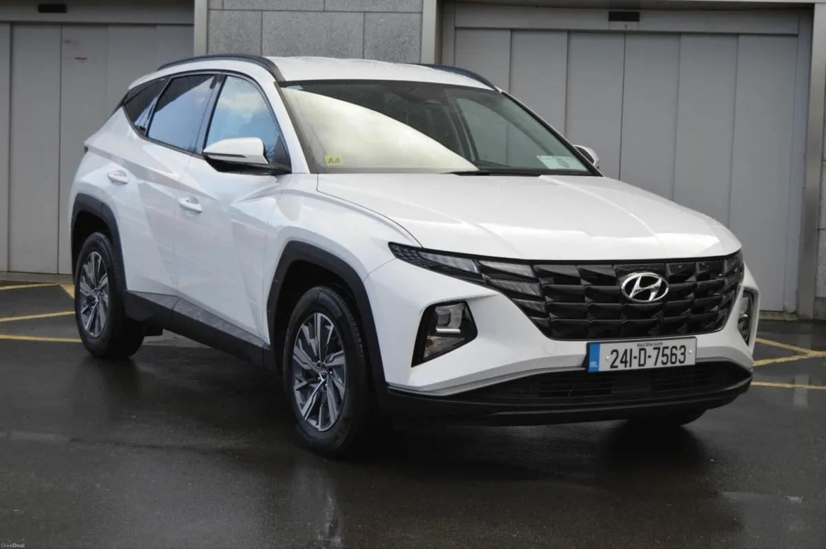 Hyundai Tucson 2WD Executive HEV Auto, Low Mileage - Image 3
