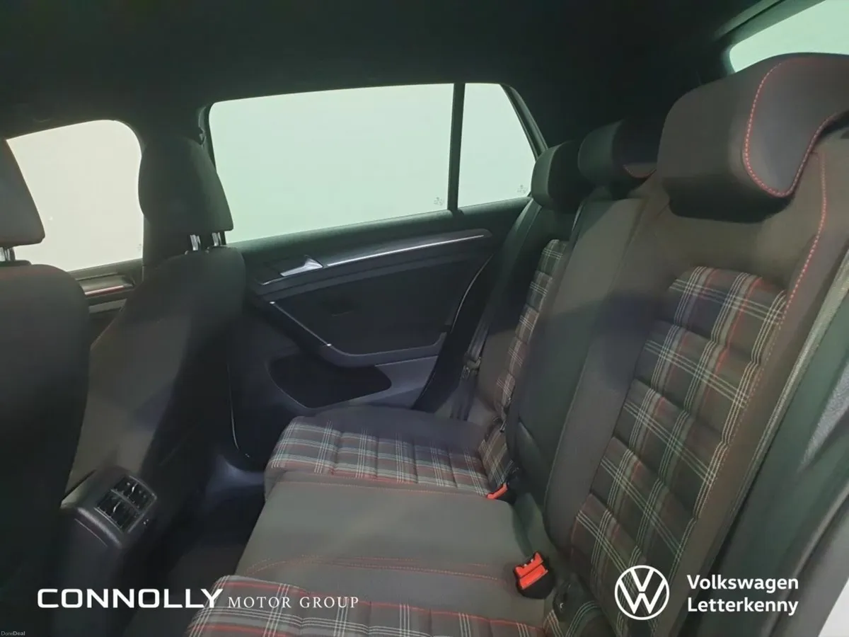 Volkswagen Golf 2.0 TSI 5DR 230HP GTI DSG - Image 6