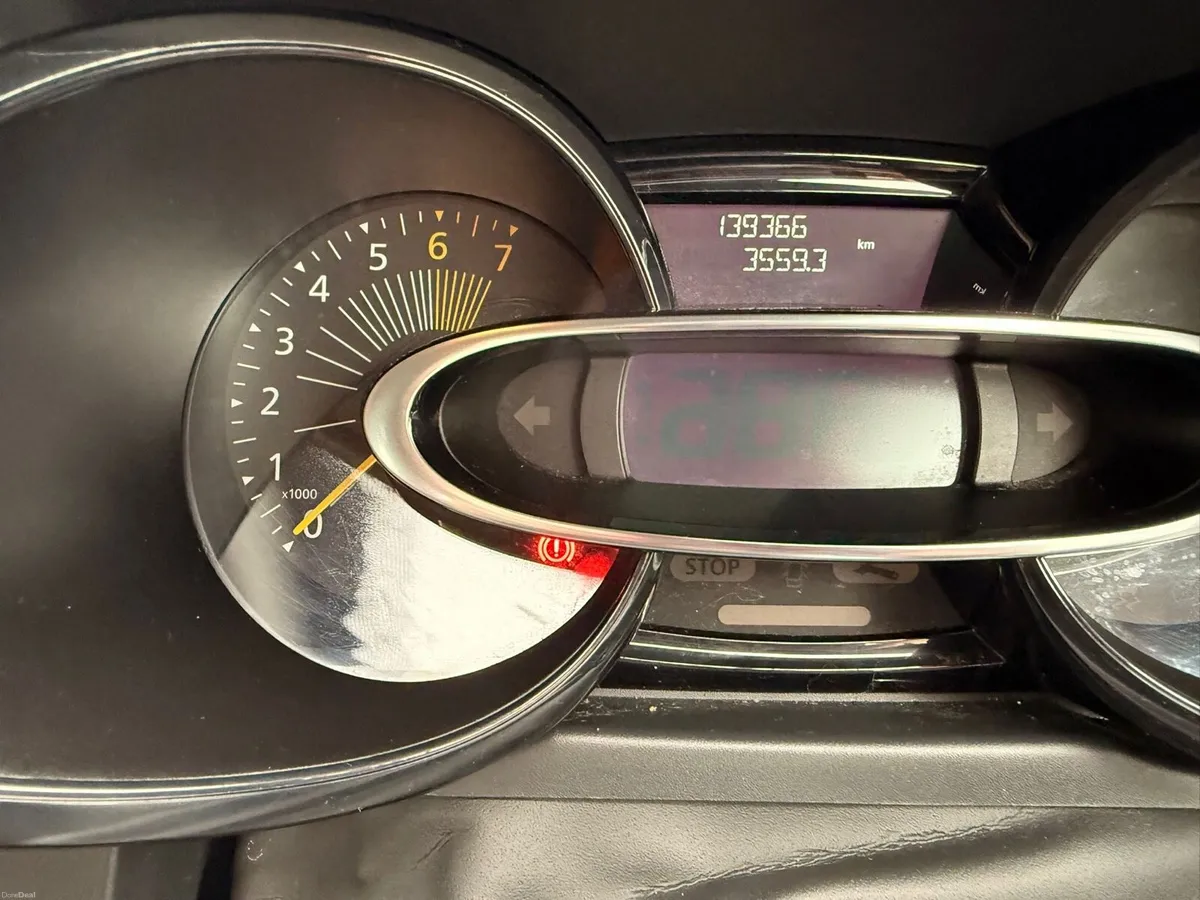 Renault Clio - Image 2