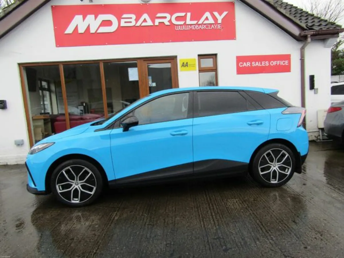 MG MG4 LR - Exclusive-64kwh 5DR Auto - Image 4