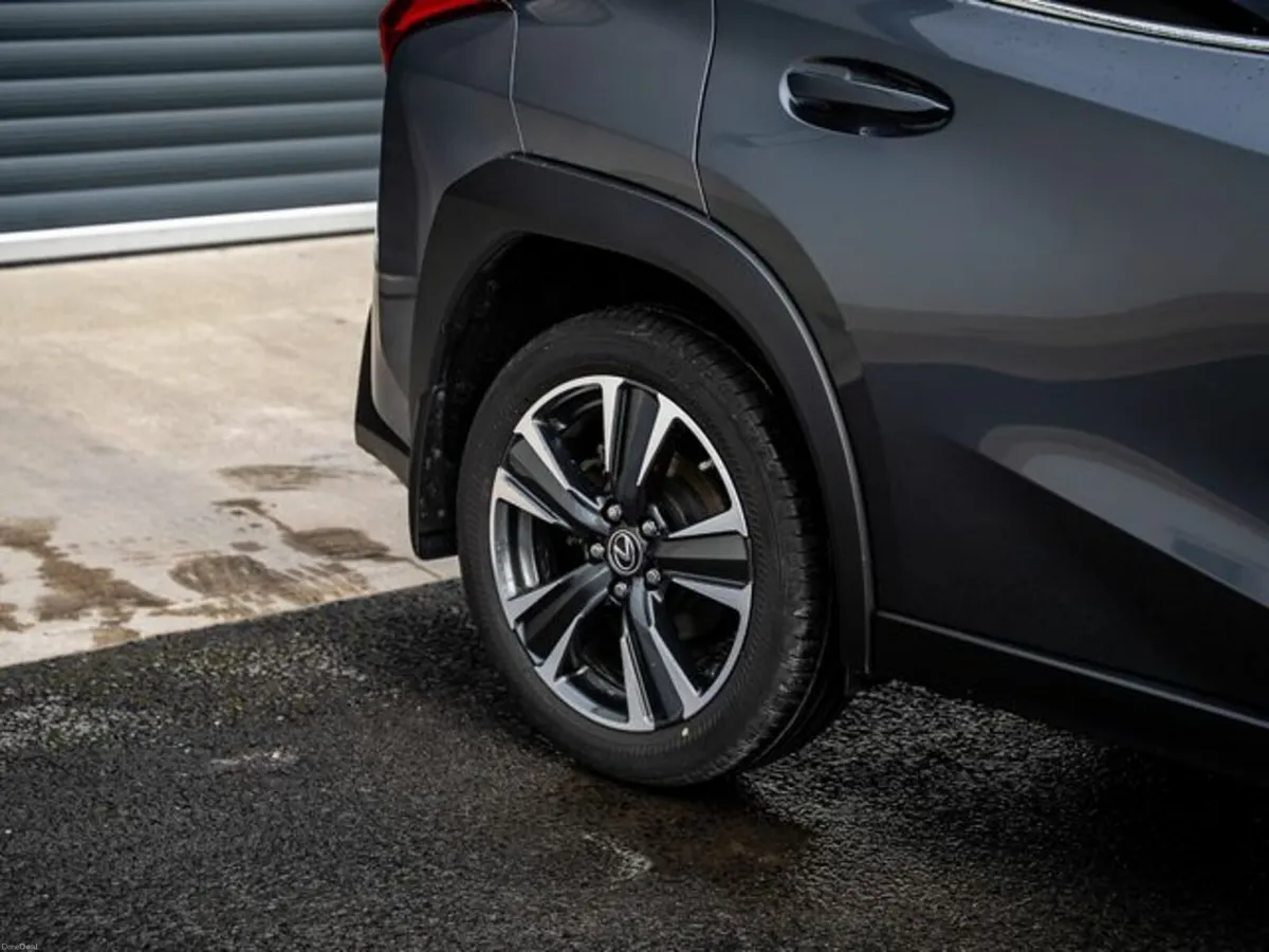 Lexus UX 250H Dynamic 4DR Auto - Image 3