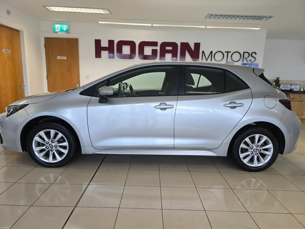 Toyota Corolla Hybrid Luna H/B Automatic - Image 4