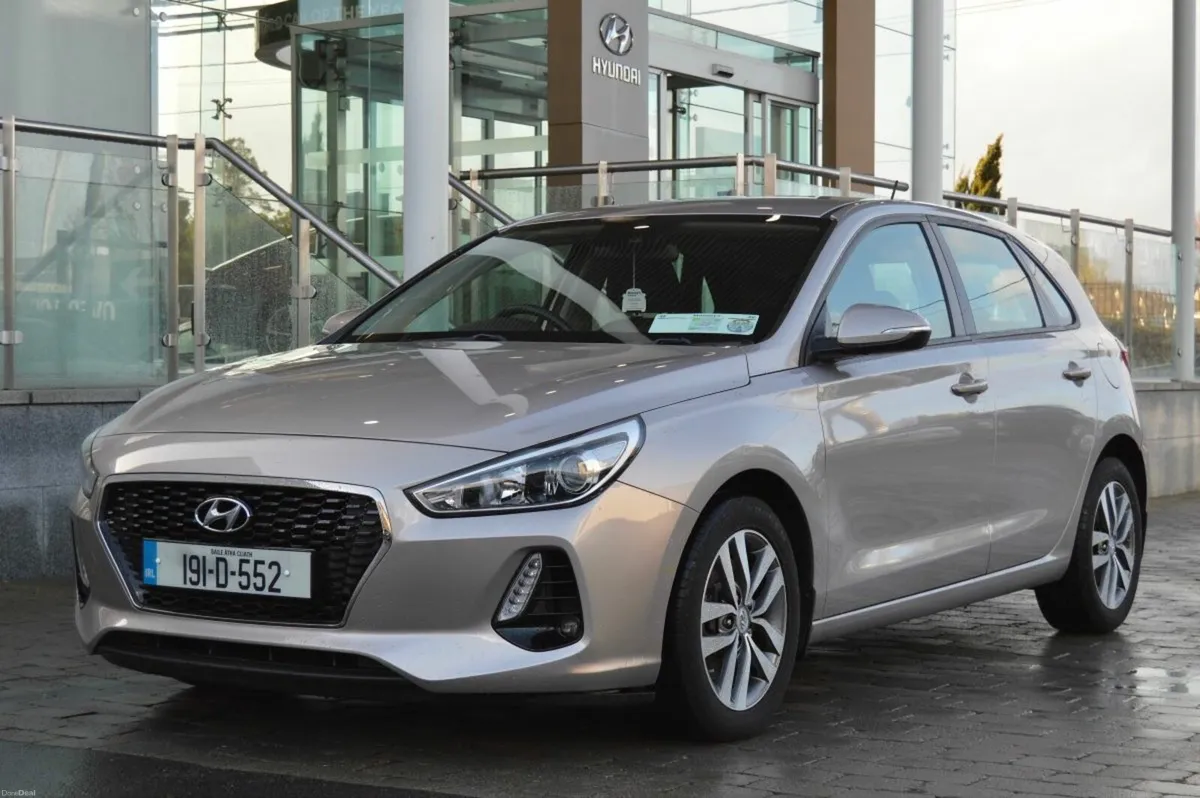 Hyundai i30 Petrol Deluxe 1.4, Low Mileage - Image 1