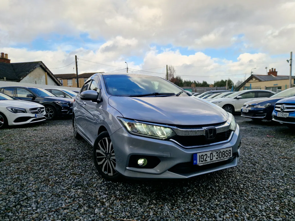 Honda Grace 2019 |High spec hybrid *low mileage* - Image 1