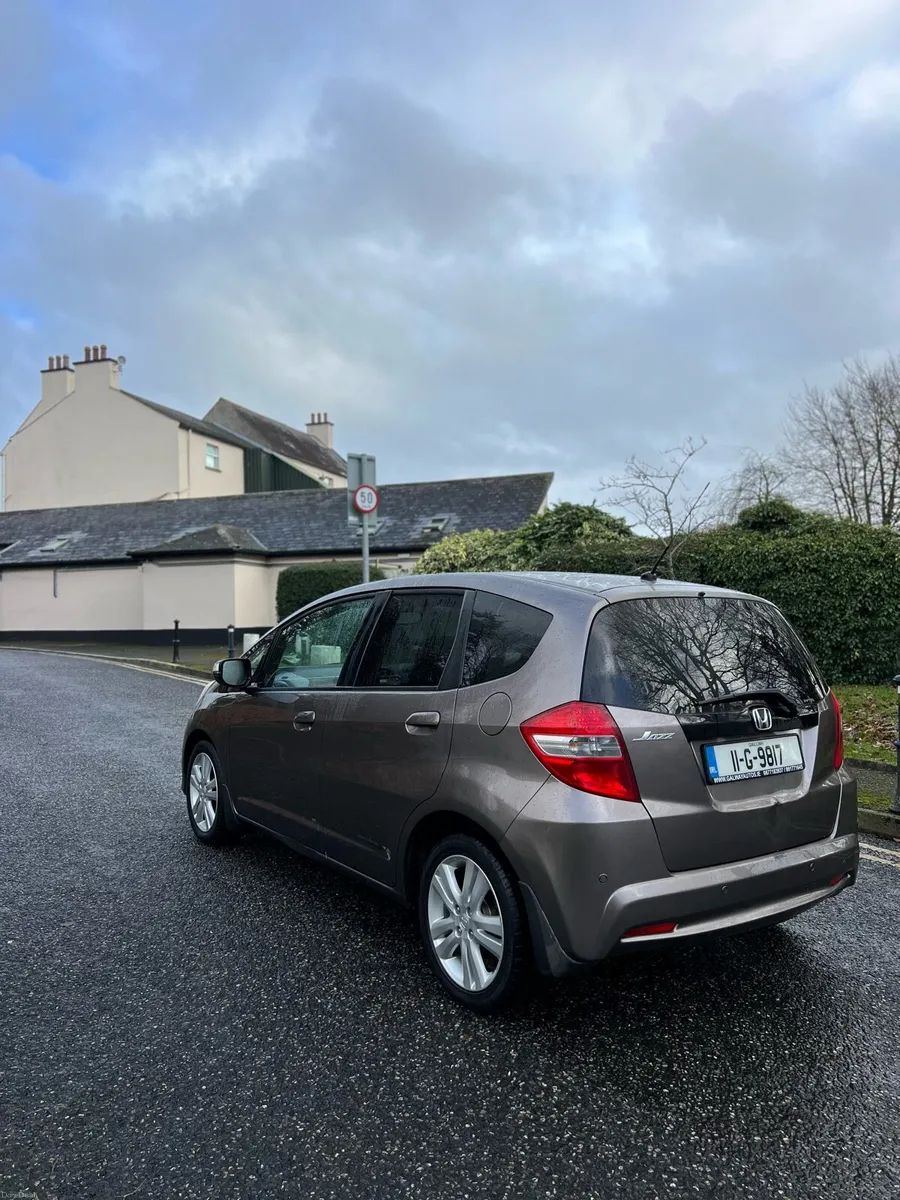 2011 HONDA JAZZ 1.4 PETROL AUTOMATIC - Image 2