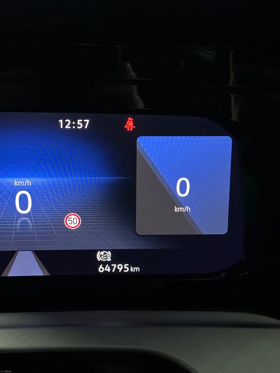 Volkswagen Golf Life 2021 - Low KM’s! - Image 4