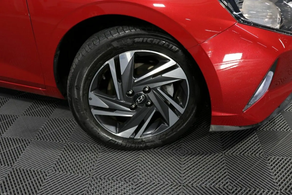 Hyundai i20 AUTOMATIC DELUXE PLUS 1.0L PETROL HATC - Image 3