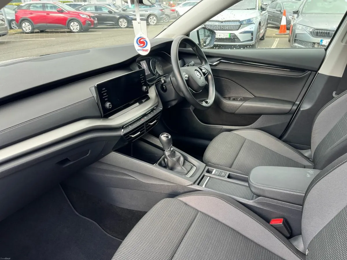 Skoda Octavia OCTAVIA  COMBI AMB 1.0TSI 110HP - Image 3