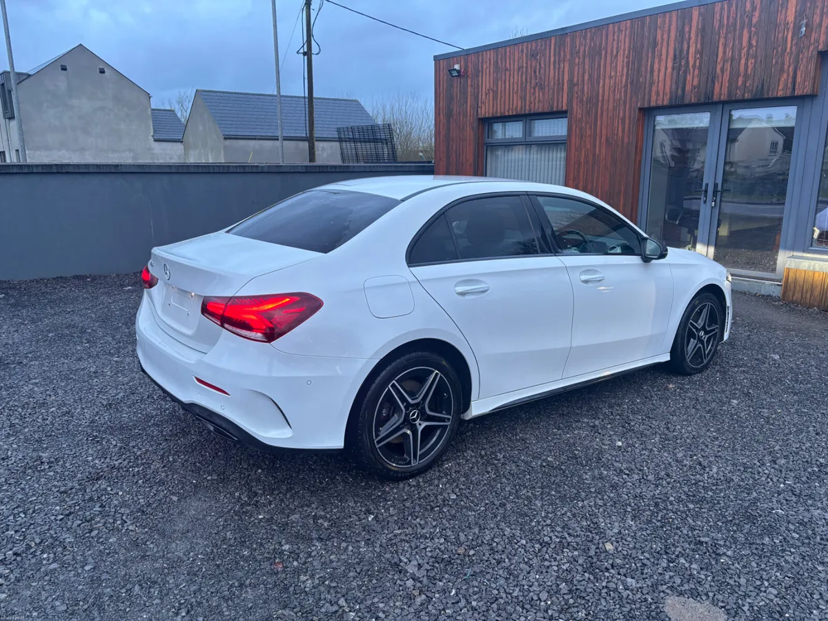 Mercedes-Benz AMG 2022 NIGHT-EDITION BLACK PACK - Image 4