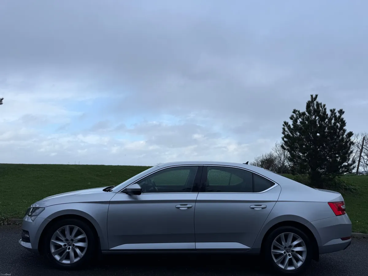 Skoda Superb 2021 - Image 4