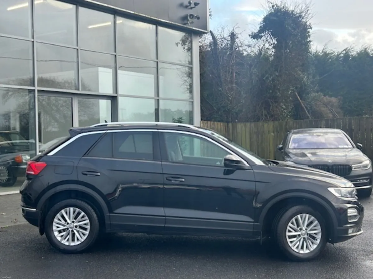 Volkswagen T-Roc 1.0L TSi (115bhp) Design 6-Speed - Image 3