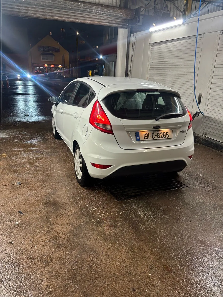 Ford fiesta - Image 4