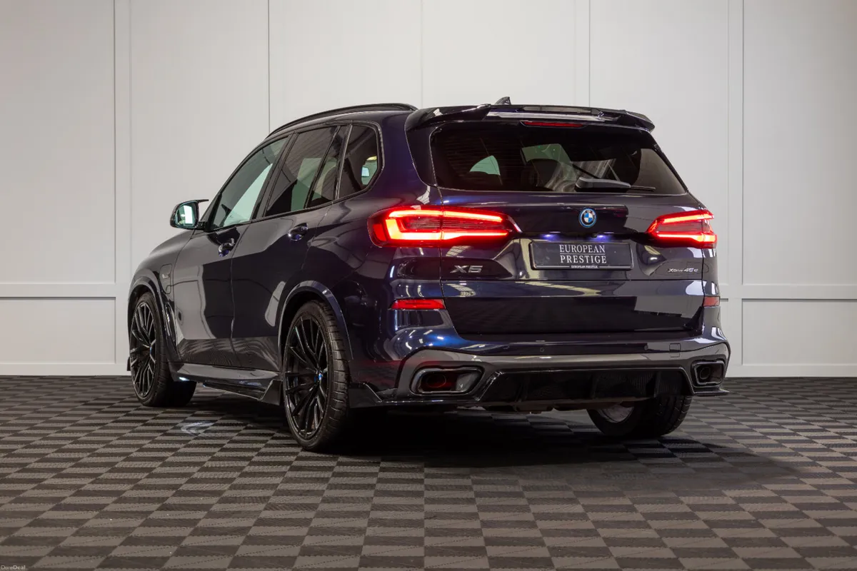 222 BMW X5 X-Drive 45e M-Sport - Image 4